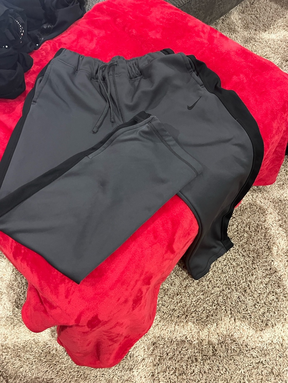 Nike Men’s Gray Joggers with Black Side Panels
